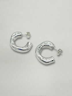  ARTISANAL HOOP EARRINGS 