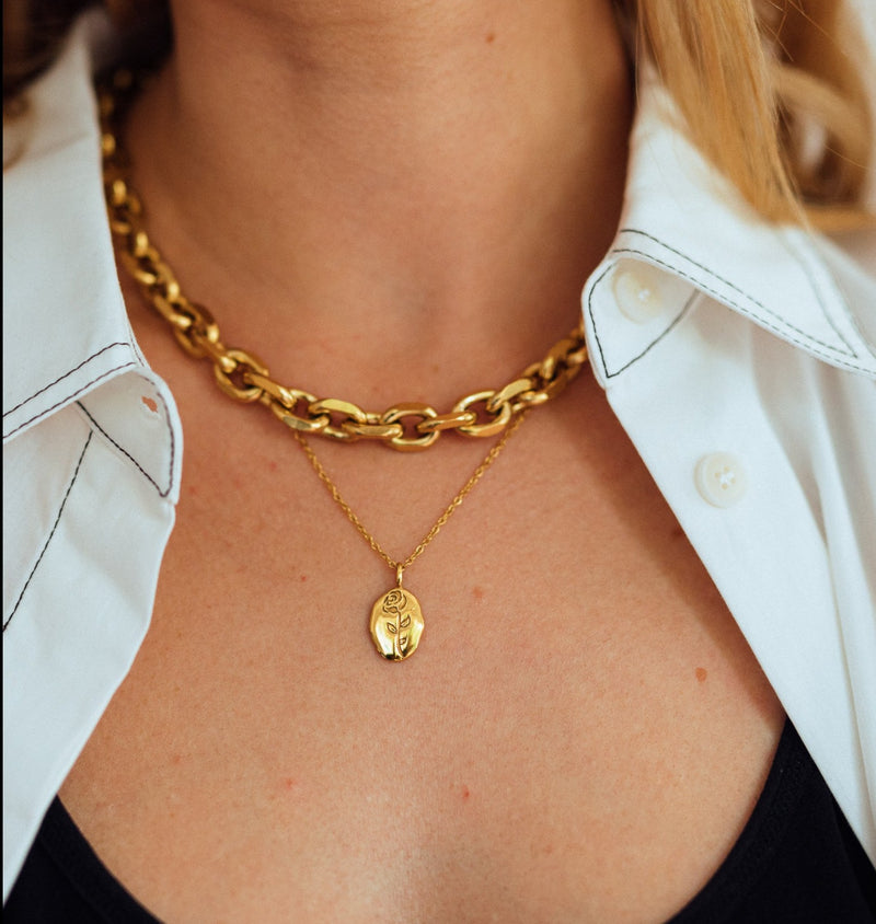 ROSE NECKLACE